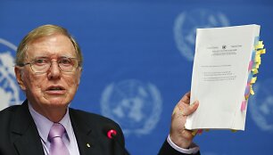 Michaelas Kirby pristato JT komisijos ataskaitą apie &Scaron;iaurės Korėjos režimo nusikaltimus