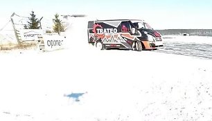 „Ford Transit“ drifto trasoje