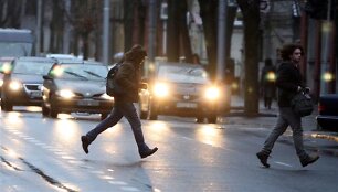 Kelių policijos valdybos vir&scaron;ininkas A.Tarasevičius pabrėžė, jog avarines situacijas neretai sukelia ir patys pėstieji.