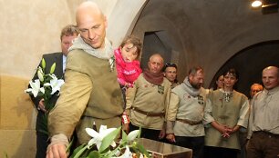 Ant Barboros Radvilaitės palaikų buvo padėta baltų lelijų puok&scaron;tė