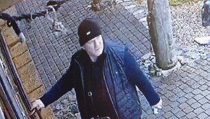 Pinigų vagystės tyrime ie&scaron;komas vyras