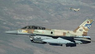 Izraelio naikintuvas F-16s