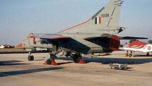 Indijos naikintuvas MIG 27
