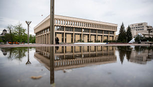 Vilniaus Nepriklausomybės aikštė