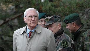 Pratybas stebėjomir buvęs Lietuvos kariuomenės vadas, generolas majoras Jonas Kronkaitis
