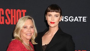 Aktorė Charlize Theron su mama Gerda