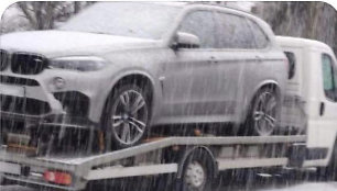 Gaudynių Plungėje vaizdo įrašas: BMW visureigiu sprukęs bėglys skriejo ir 200 km/val. greičiu