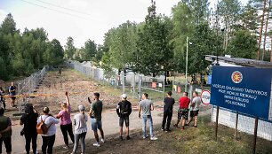 Migrantai atvežti į Rūdninkų poligoną