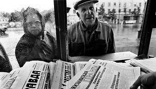 1991 metų rugpjūčio 20-ąją eilė prie spaudos kiosko