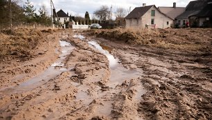 Prastas kelias Girių gatvėje