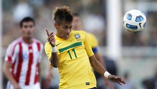 Kylanti Brazilijos futbolo žvaigžde Neymaras