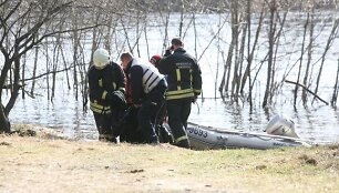 Į krantą pargabentas skenduolis
