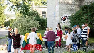Protestas prie&scaron; migrantų apgyvendinimą Dieveni&scaron;kėse