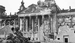 Reichstagas 1945 m.