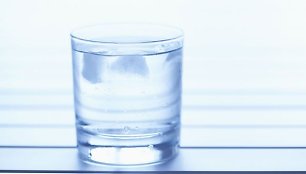 Vanduo stiklinėje