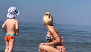 Oksana Pikul-Jasaitienė su sūnumi Dominyku 