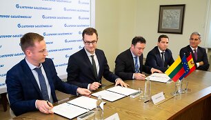 &bdquo;Lietuvos geležinkeliai&ldquo; penktadienį pasira&scaron;ė geležinkelio ruožo Klaipėda-Vilniaus elektrifikavimo sutartį