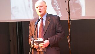 Lietuvos ra&scaron;ytojų sąjungos leidyklos redaktorius Valentinas Sventickas taip pat dalijosi mintimis apie aktorių.