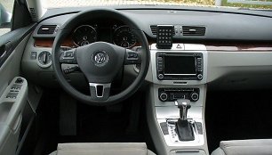 12-os metų senumo VW Passat salonas