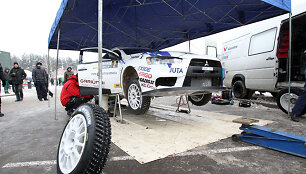 &bdquo;Halls Winter Rally 2013&ldquo; serviso zona