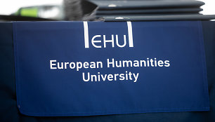 Europos humanitarinio universiteto diplomų įteikimo ceremonija