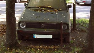 Apleistas automobilis „Volkswagen Golf“