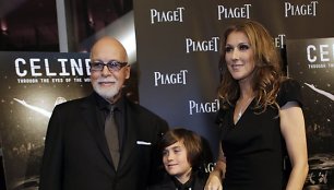 FILE - In this photo taken Tuesday, Feb. 16, 2010, Celine Dion, right, poses with her husband Rene Angelil, left, and son Rene Charles Angelil, right, as they arrive for the premiere of the film "Celine: Through the Eyes of the World" in Miami Beach, Fla. (AP Photo/Lynne Sladky, File) / SCANPIX Code