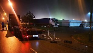 Klaipėdoje sulaikytas vielinę tvorą tempęs vilkikas