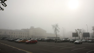 Vilniaus oro uostas skendi rūke