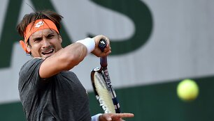 Davidas Ferreras prie&scaron; Juaną Monaco