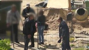 Antradienį po pietų vie&scaron;oje vietoje Alytaus mieste Kernavės gatvėje, kur &scaron;iuo metu renovuojamas daugiabutis, susimu&scaron;ė du vyrai.