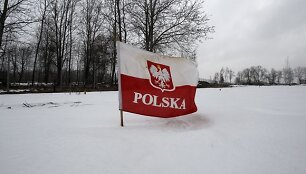 L.Kaczynskio žūties vėtoje įsmeigta Lenkijos vėliava