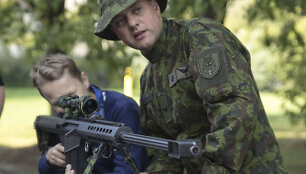 Karinės pratybos Kaune: ginkluotės paroda