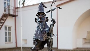 Barzduką i&scaron; plieno muziejininkų užsakymu nukalė tauragi&scaron;kis kalvis Kęstutis Plyskaitis