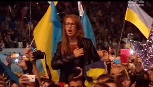 Himną giedantys ukrainiečiai