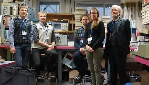 Vilniaus universiteto Taikomųjų mokslų instituto mokslininkai CERN'e. Iš dešinės į kairę: prof. Eugenijus Gaubas, doktorantai Dovilė Meškauskaitė, Audrius Tekorius, Jevgenij Pavlov ir dr. Tomas Čeponis.