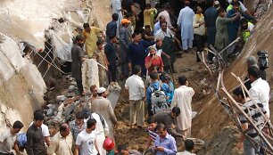 Pakistane sugriuvus mečetei žuvo 24 žmonės
