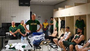 Gitanas Nausėda lankėsi Lietuvos rinktinės rūbinėje
