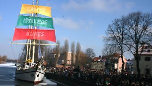 Nepriklausomybės dienos šventė sutraukė gausybę žmonių.