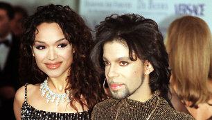 Prince'as su buvusia žmona Mayte Garcia (1999 m.)