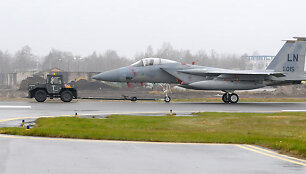F-15C Eagle &scaron;į kartą liko ant žemės