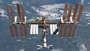 Tarptautinė kosmoso stotis nufotografuota i&scaron; &bdquo;Discovery&ldquo; erdvėlaivio.