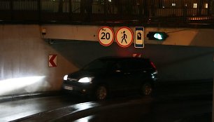 Automobilių stovėjimas sostinės požeminės aikštelėse, jei miesto taryba pritars siūlymui, brangs 1-2 Lt. 