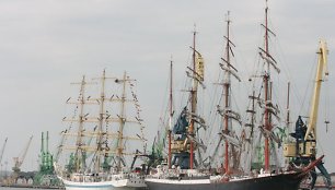 Į Klaipėdą sugrįžo didieji burlaiviai. „Sedov“ prisišvartavo „Memelio mieste“.  