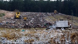 Kazokiškių sąvartyne atliekos kaupiasi itin greitai – baigiama užpildyti pirmoji sekcija ir jau planuojama antroji.