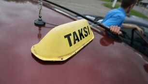 Užsieniečiai nuolat skundžiasi taksi bendrovių paslaugomis Vilniaus oro uoste.