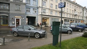 Statyti naujų požeminių automobilių stovėjimo aikštelių Vilniuje neskubama.