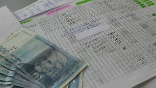 Mokesčių inspektoriai sulaukia vis daugiau prane&scaron;imų apie "vokeliuose" mokamus atlyginimus. 