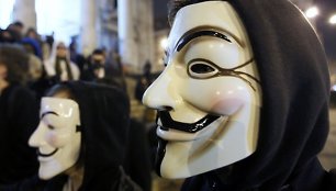 „Anonymous“ grupuotės simbolis – vadinamoji Vendeta kaukė.