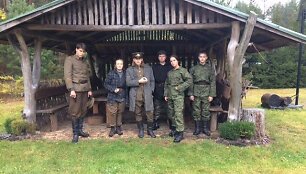 Filmo &bdquo;Žemės broliai&ldquo; kūrėjai